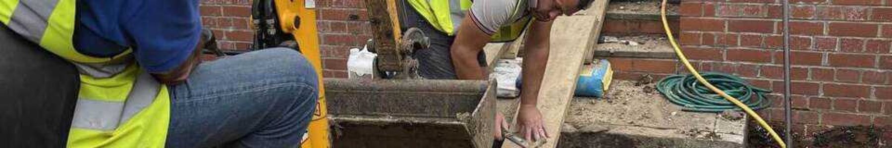 mini diggers fleet hire services 103