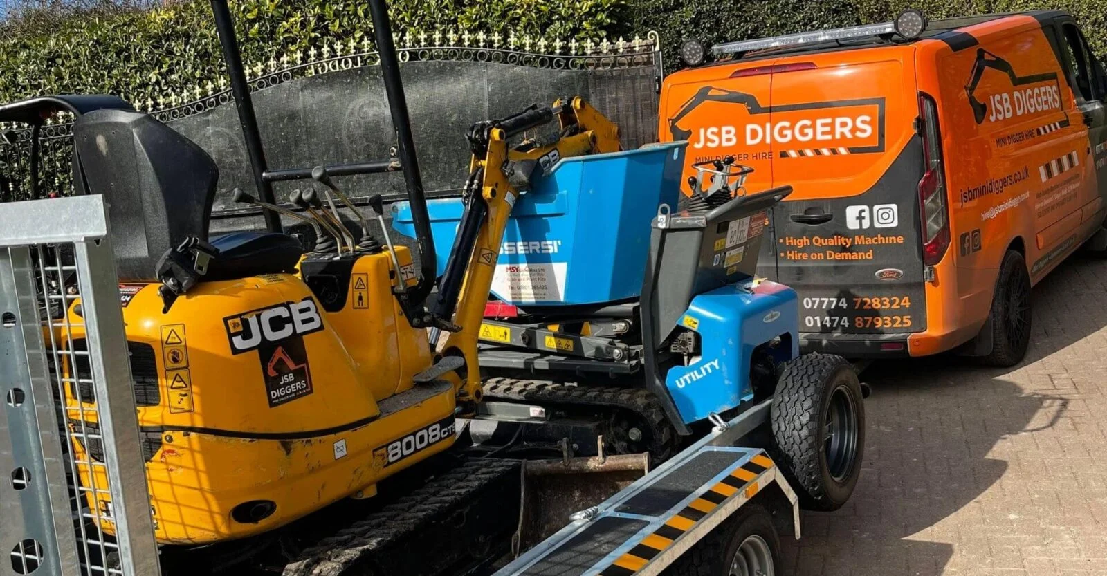 mini diggers hire service in hartley 1